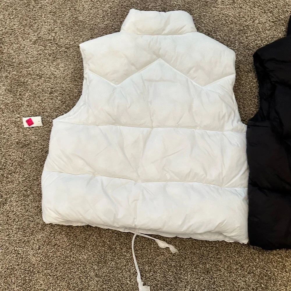 2- brand new puffy vests - Picture 6 of 8